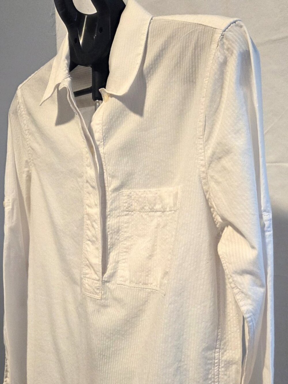 GAP Women's Roll-Sleeve Button-Shirt - White - Size Small - Excellent